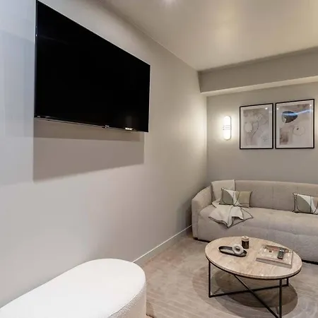 New - Luxury Parisian Flat - 4p Apartment Paris